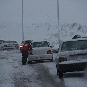 وقوع برف و کولاک در ۷ استان کشور/ اسکان اضطراری مسافران در راه مانده