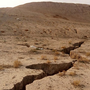 ۱۲ متر فرونشست زمین در دشت‌ های غرب تهران/منابع آب ایران تنها پاسخگوی نیاز ۴۰میلیون نفر است