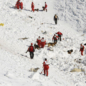 هشدار به کوهنوردان و رانندگان‌در مورد ریزش بهمن در مناطق کوهستانی