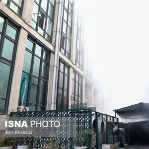 همه چیز درباره ساختمانِ آتش‌گرفته وزارت نیرو در میدان ولیعصر