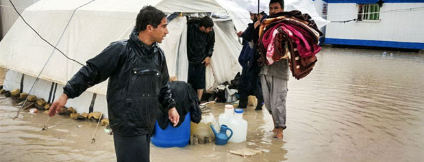 فاجعه‌ای فراتر از زلزله در کمین مردم سرپل ذهاب/زنان و کودکان در چادرهای پر از آب مانده‌اند