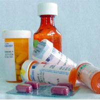 گروکشی دارویی از سوی واردکنندگان غیرقانونی است
