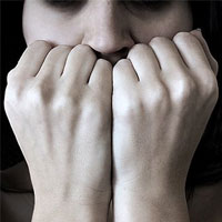 ۵ نشانه‌ ظاهری اضطراب بیمارگونه