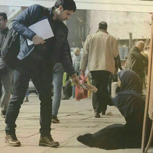 عکس/ حاصل ۲ ساعت گدایی یک خبرنگار در تهران!