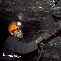 کارگران معدن یورت بیش از ۵ ماه حقوق معوقه دارند/ عدم رعایت استانداردهای ایمنی در معدن