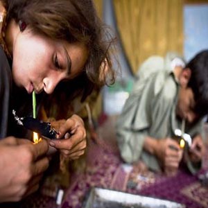 درمان کودکان معتاد بدسرپرست نیازمند بازنگری است/ ضرورت ایجاد مراکز میان مدت ویژه اطفال