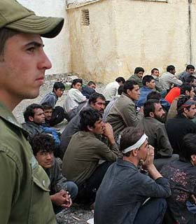 غیر قانونی بودن به کارگیری اتباع غیر مجاز غیر قانونی بودن به کارگیری اتباع غیر مجاز