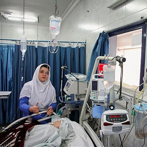 کمبود ۱۷۰ هزار پرستار/ به ازای هر ۵۰۸ ایرانی یک تخت بیمارستانی و هر هزار نفر یک پرستار