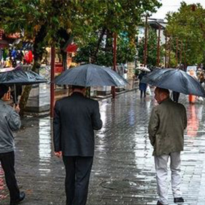 بارش باران تابستانی در انتظار تهران و ۸ استان