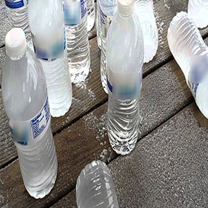 آب یخ زده در بطری پلاستیکی سرطان زا است