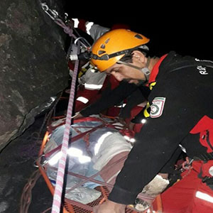 نجات 21 کوهنورد گمشده در ارتفاعات برف ریز و درخت جوز نیشابور