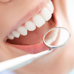 اینفوگرافی / ۶ روش ساده برای سفیدکردن دندان
