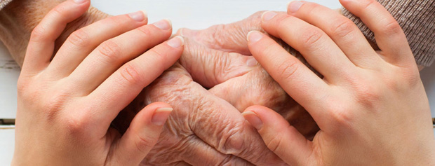 پنج علامت بیماری زوال عقل/ اصول مراقبت از مبتلایان به آلزایمر در خانه