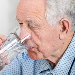 توصیه‌های غذایی به سالمندانی که قند و فشارخون دارند