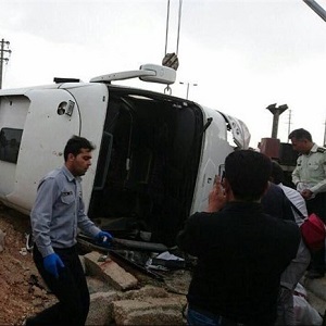 خواب‌آلودگی راننده اتوبوس دلیل حادثه تصادف شیراز