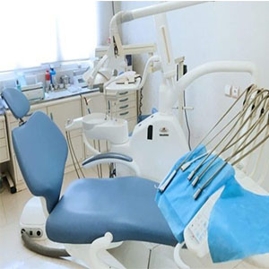 بحران در بازار دندانپزشکی/وزارت بهداشت بیشتر از تحریم اذیت می کند