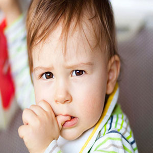 اضطراب های دوران کودکی منجر به ناخن جویدن می شود