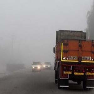 مه گرفتگی در ۹ استان کشور/ ترافیک در جاده ساوه نیمه سنگین است