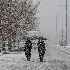 پنچ شنبه؛ بارش برف و باران شمال شرق کشور/ جمعه آسمانی صاف در اغلب مناطق کشور/ آخر هفته ای پاک برای آسمان تهران