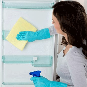 بهترین روش برای تمیز کردن داخل یخچال