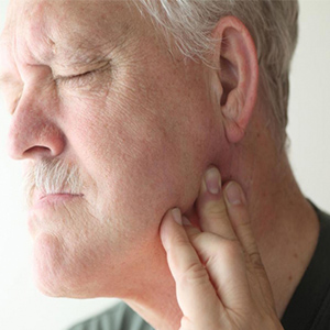 ۴ علت عمده ایجاد صدا در فک/ نشانه‌ای که می‌تواند مقدمه سائیدگی مفصل فک باشد