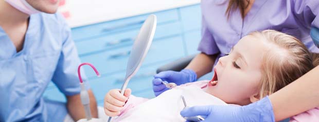 کلید انتخاب روش درست درمانِ دندانِ کودکان/روش‌های دندان پزشکی برای کودکان مضطرب