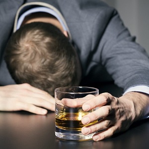 آسیب‌شناسی مصرف مشروبات الکلی
