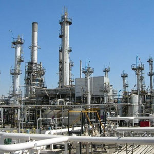 رانش زمین یک خط لوله پالاشگاه نفت کرمانشاه را قطع کرد