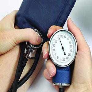 درخواست وزیر بهداشت از روحانی برای پشتیبانی دولت از بسیج ملی کنترل فشار خون