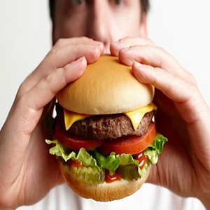 مصرف غذاهای پرکالری در زمان استرس منجر به اضافه وزن زیاد می شود