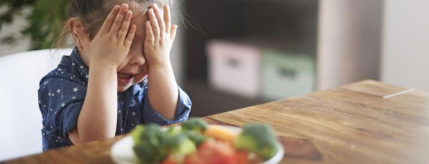 وقتی کودکتان غذا نمی‌خورد چه باید بکنید؟