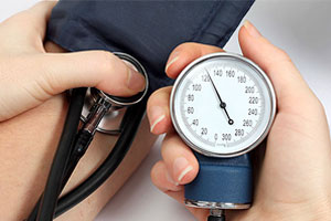 تمامی افراد بالای ۳۰ سال تحت پوشش غربالگری فشار خون قرار می گیرند