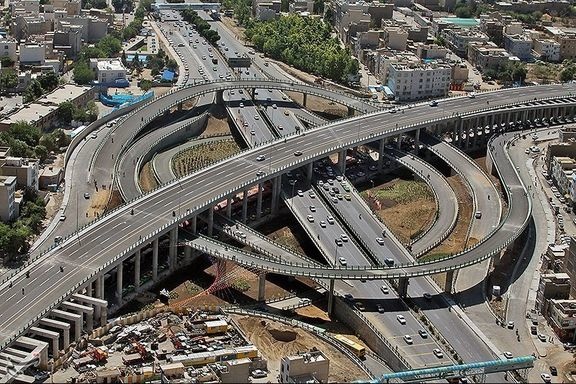 مسیل‌های زیر اتوبان‌های تهران باید خالی شوند/گم شدن مسیر برخی روددره‌ها به دلیل ساخت و ساز