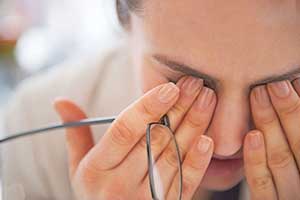 علت و درمان درد پشت چشم ها