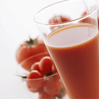 آب گوجه فرنگی ریسک بیماری های قلبی را کاهش می دهد