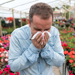 چرا آلرژی فصلی باعث خواب آلودگی می شود؟