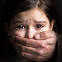 چگونه با کودکان درباره آزار جنسی حرف بزنیم؟