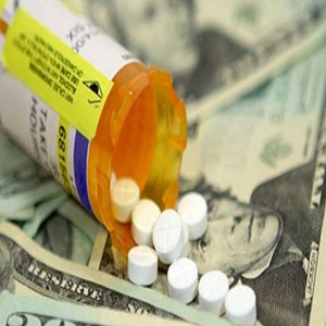 ارز ۴۲۰۰ تومانی دردی از "دارو" دوا نمی‌کند