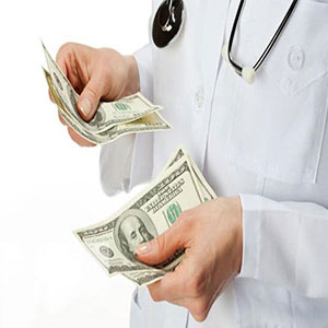 کمتر از ۵ درصد جامعه پزشکی درآمد بالا دارند/ درآمد‌های پایین و غیر قابل تصور بسیاری از پزشکان