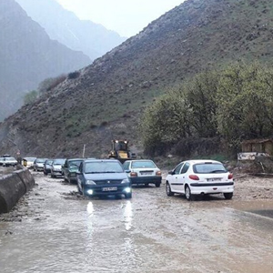 بارش باران در جاده‌های ۳ استان