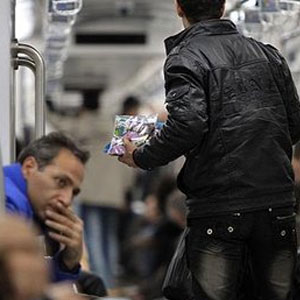 دستور شهردار برای ساماندهی دستفروش‌های مترو