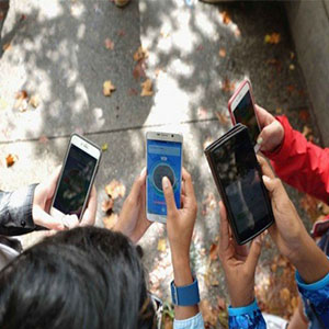 یک چهارم جوانان به گوشی‌های هوشمند خود معتادند