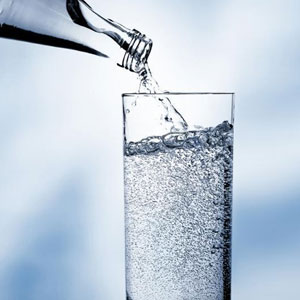 نوشیدن آب گازدار، خوب است یا بد؟