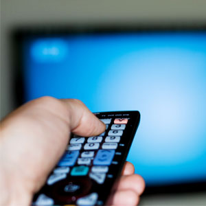 فاصله مناسب برای تماشای تلویزیون چقدر است؟