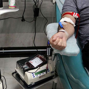 در کشور کمبود خون داریم/ مردم همچون گذشته خون اهدا کنند