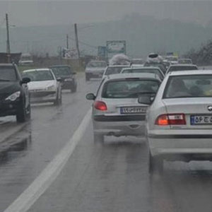 آزادراه تهران - شمال مسدود است/ بارش باران در ۸ محور مواصلاتی کشور