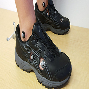 کاهش درد آرتروز زانو با کفش بیومکانیکی