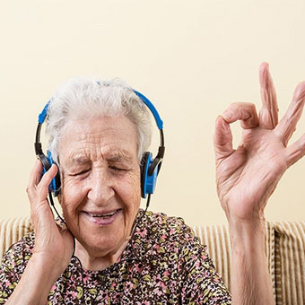 کاهش بی قراری مبتلایان به آلزایمر با موسیقی درمانی