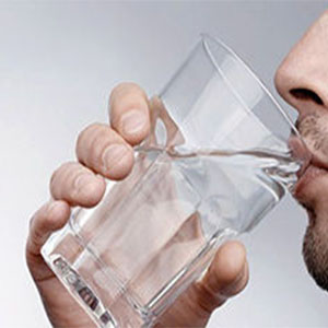 زمانبندی نوشیدن آب چه تاثیری بر سلامتی دارد؟
