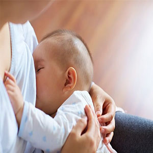 تاثیرات شگرف تغذیه با شیرمادر برای نوزاد / نحوه فعالیت بانک شیرمادر